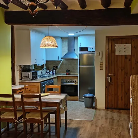 Casa Pilar Situada En La Capital Del Somontano *